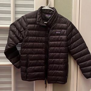 Kids Patagonia Down Jacket…..Kids size Large (12). Like new condition.